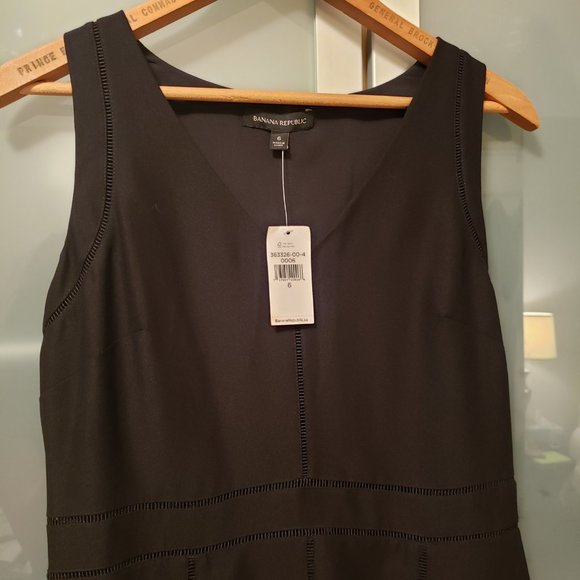 🍋NWT Banana Republic Classic Black Midi Dress (Size 6) - Picture 3 of 7